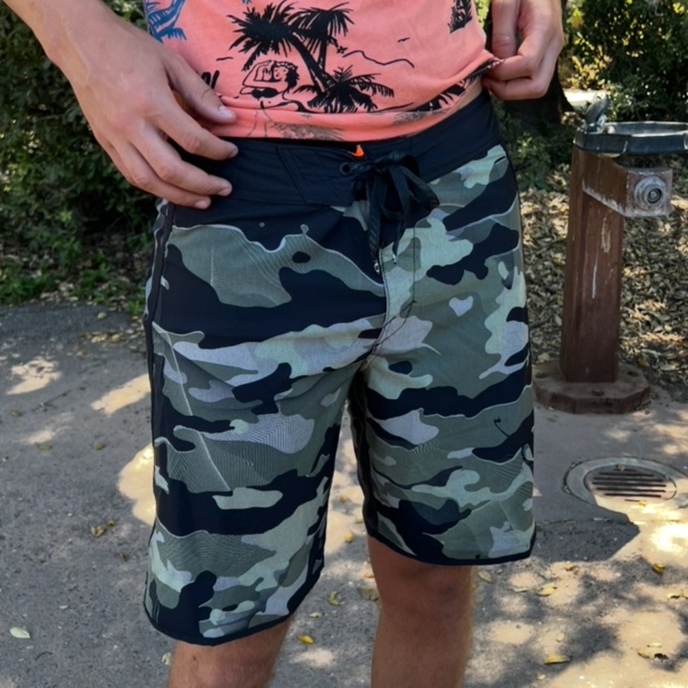 OAKLEY BLADE MEN BOARD SHORTS SURFER SURFING SWIMWEAR Camouflage STRETCH EDGE 32 - Picture 16 of 16
